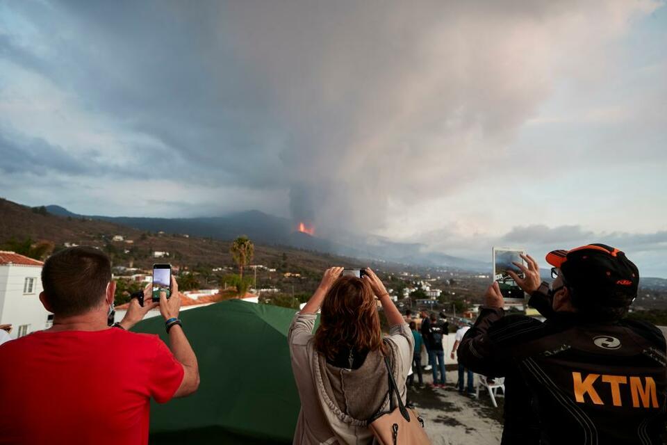 火山仍在喷发！这个三毛曾“流浪”的西班牙小岛怎样了？