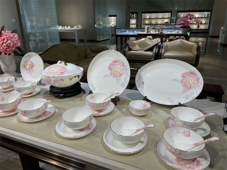 【原创】华光国瓷:让中华陶瓷之光灿烂世界_fororder_868a2d4edcdc8e67690eee7bb3cb955