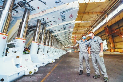 再创“中国第一” 郑煤机自主研发综采设备走出国门