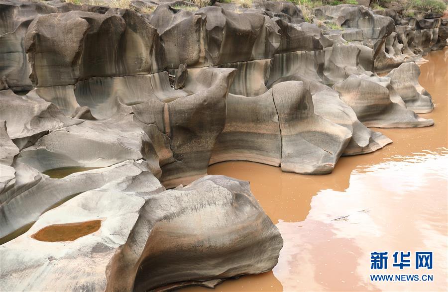 四川会东:壶穴奇观 四川会东:壶穴奇观