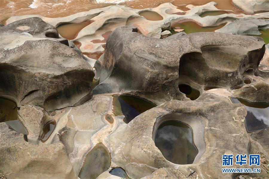 四川会东:壶穴奇观 四川会东:壶穴奇观