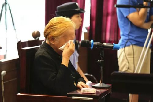 八旬母亲“因爱杀子”被判三缓四，检察长解释从宽缘由