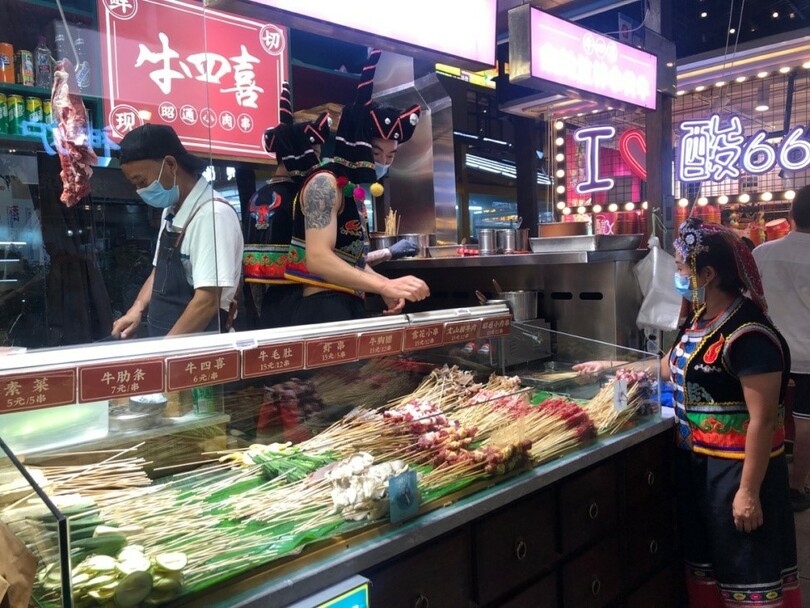 ค่ำคืนเมืองคุนหมิง อาหารพื้นบ้านหลากหลาย_fororder_0913-7