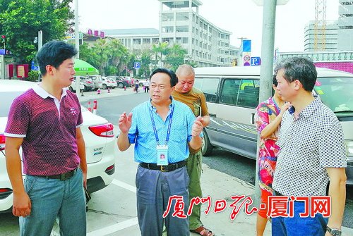 乐当“啄木鸟” 厦门老党员助力提升城市颜值