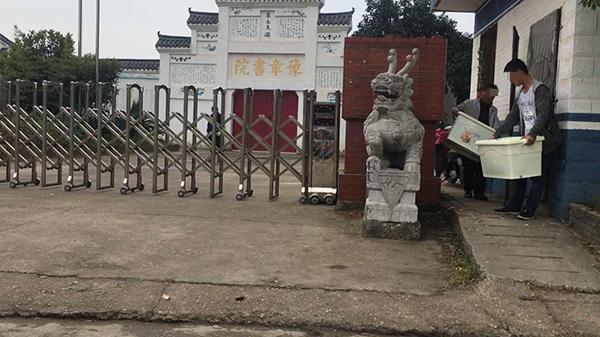 豫章书院学生陆续被接走 学生:每天上演&quot;宫心计&quot;