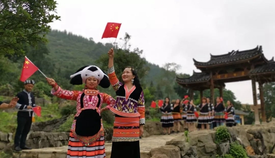 贵州毕节织金：用一种特殊的方式演绎《我和我的祖国》歌曲