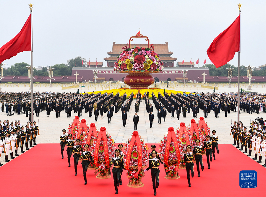 习近平等党和国家领导人出席烈士纪念日向人民英雄敬献花篮仪式