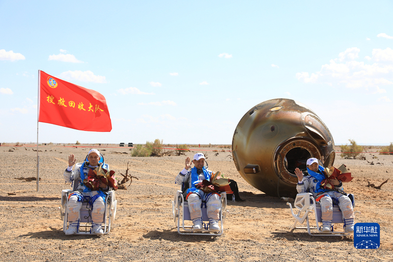 ’Yan sama jannatin dake cikin jirgin Shenzhou-12 sun dawo cikin koshin lafiya_fororder_210917-fa'iza-5-yan sama jannati