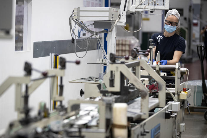 多国陆续发布“解封”方案 这个词很关键