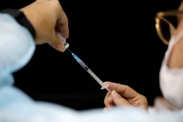 马来西亚允许为高风险人群接种第三剂新冠疫苗