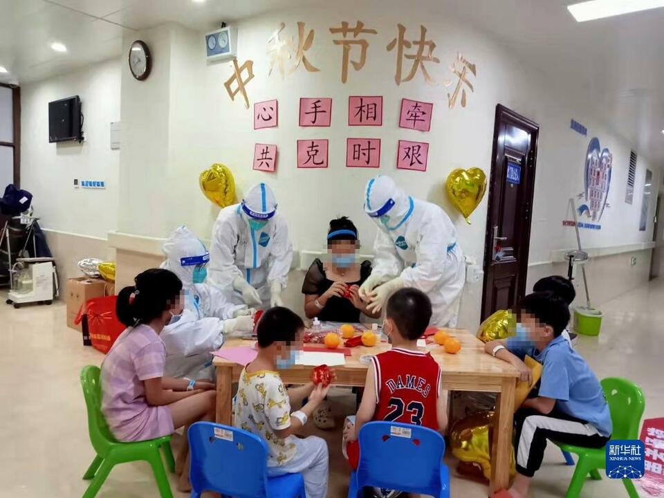 孩子们“临时的家”：莆田隔离病房里的中秋节