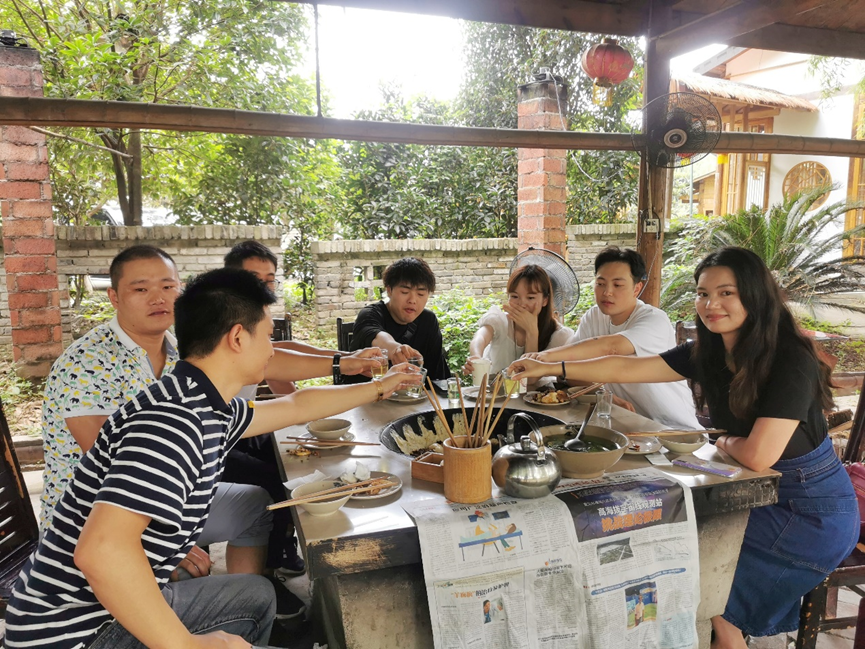 “瞧咱社区的这台戏” ——成都市青白江区大同街道西林社区“鹊桥”搭建好戏连连 “瞧咱社区的这台戏” ——成都市青白江区大同街道西林社区“鹊桥”搭建好戏连连