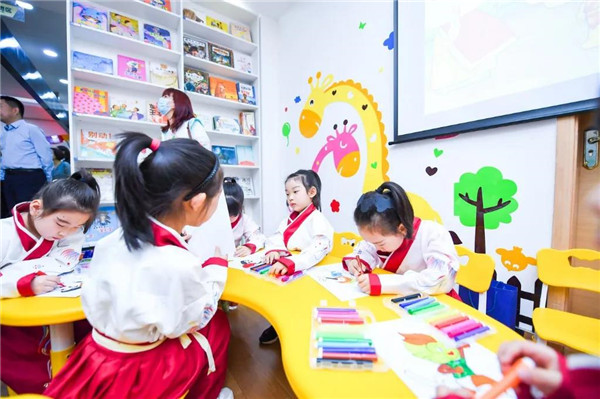 Библиотека района Яньта города Сиань официально открыла свои двери для посетителей_fororder_图片4