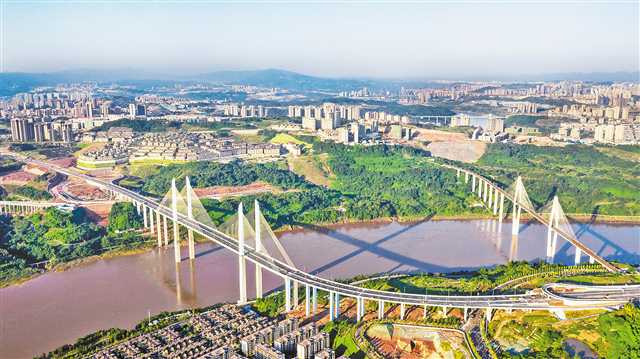 重庆：蔡家嘉陵江大桥即将通车