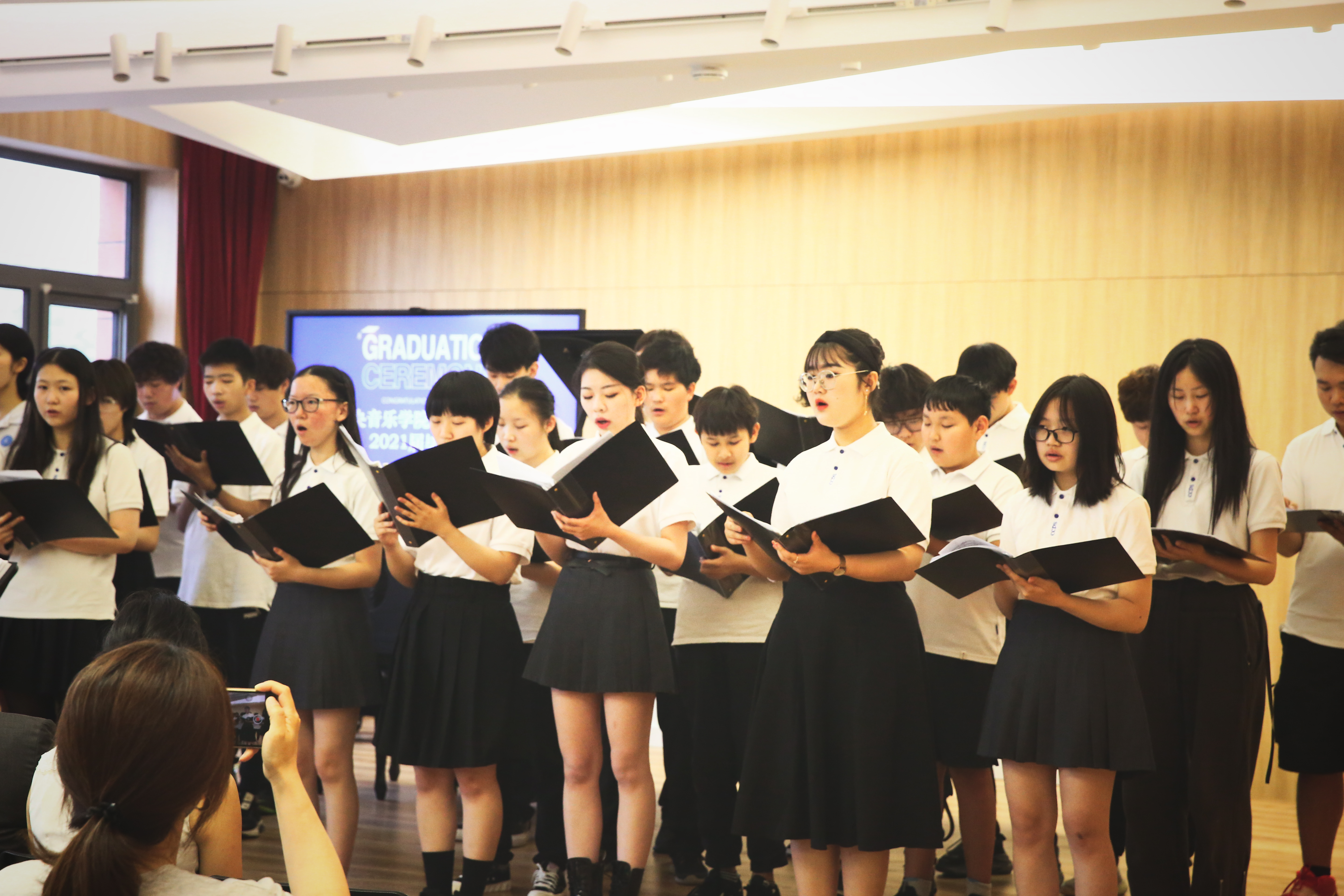 校长来了丨中音鼎石刘莺歌:要培养有智慧 有魅力的多元青年艺术家 校长来了丨中音鼎石刘莺歌:要培养有智慧 有魅力的多元青年艺术家_fororder_image_202109231017 (1)