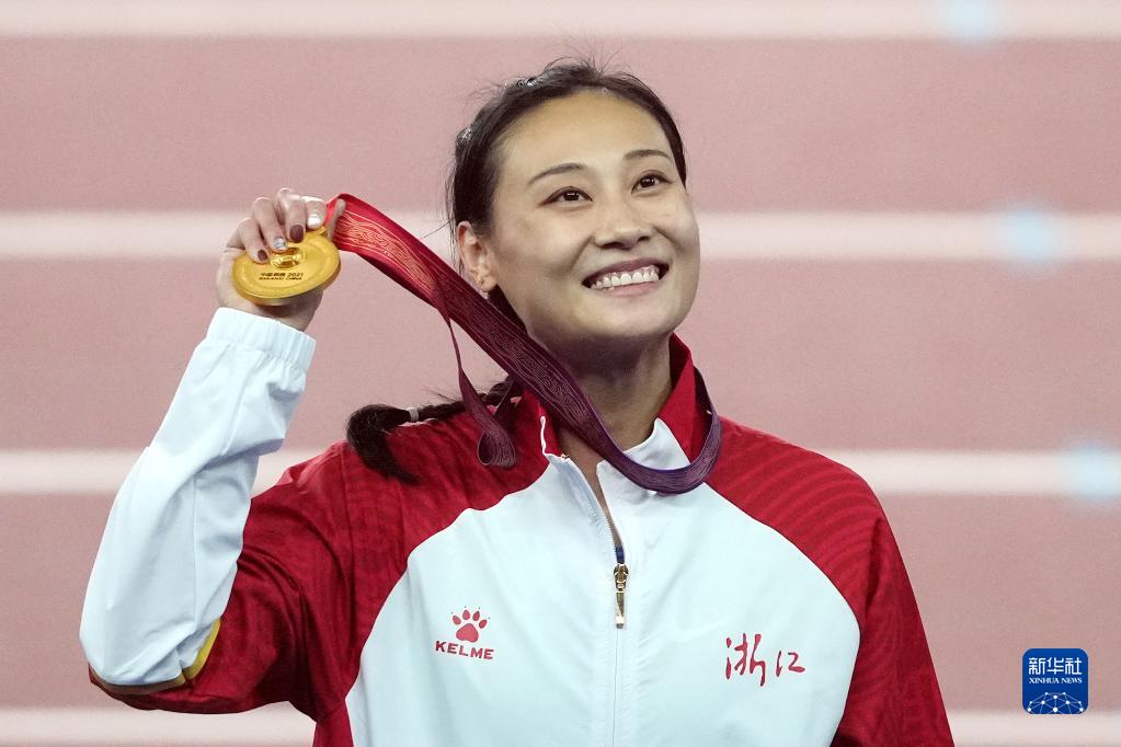 全运会-田径女子撑竿跳高决赛:浙江队选手李玲获得冠军 全运会-田径女子撑竿跳高决赛:浙江队选手李玲获得冠军