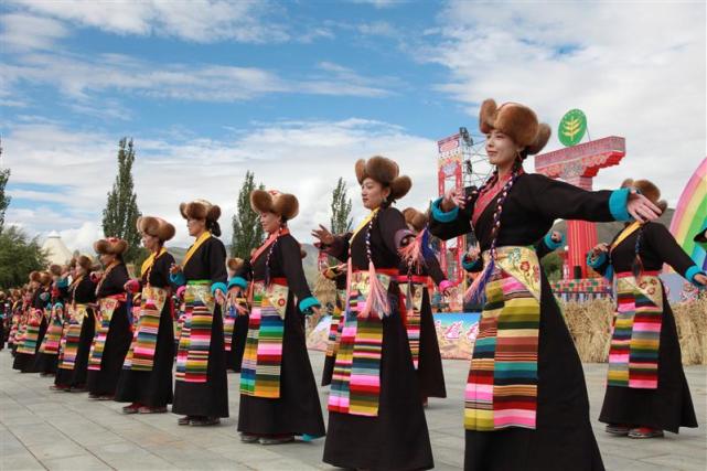 तिब्बत में 2021 का "चीनी किसान फसल उत्सव" मनाया गया तिब्बत में 2021 का "चीनी किसान फसल उत्सव" मनाया गया_fororder_news5