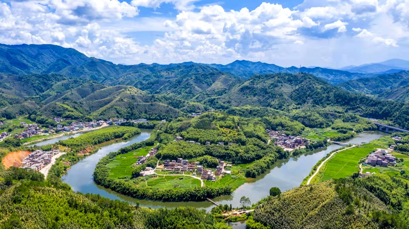 美丽的古水河据了解,广宁县古水河户外运动基地是今年肇庆市旅游发展