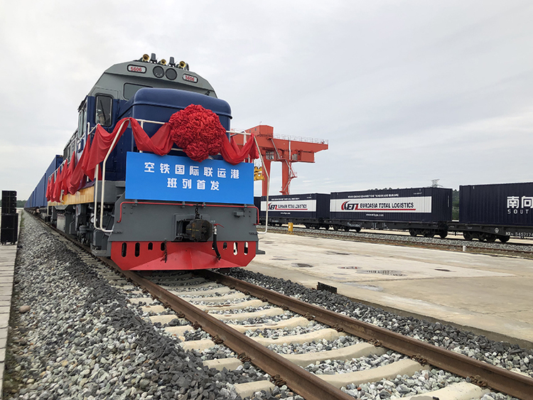 从成都双流到老挝 全国首条“航空+”西部陆海新通道货运班列发车_fororder_微信图片_20210927104005