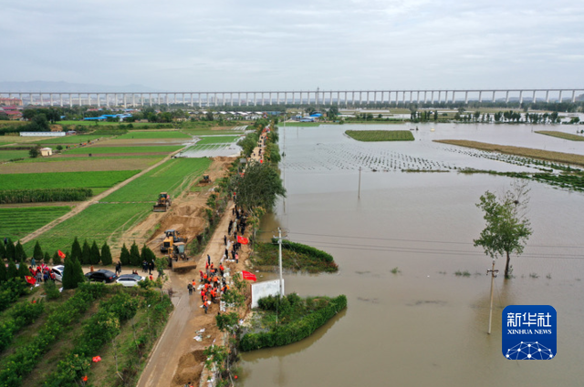 风雨中挺起不屈的脊梁—山西战洪图