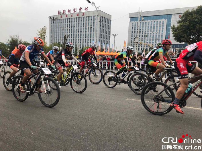 （社会/市州）2017“多彩贵州”自行车联赛总决赛落幕