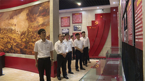 珙县2021年向人民英雄敬献花篮仪式隆重举行_fororder_重温革命战争的峥嵘岁月