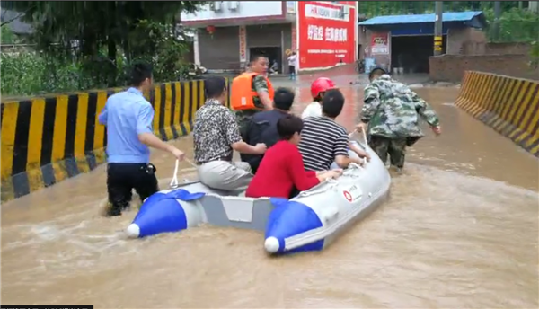 连日暴雨致四川巴中多地受灾 抗洪抢险正有续开展