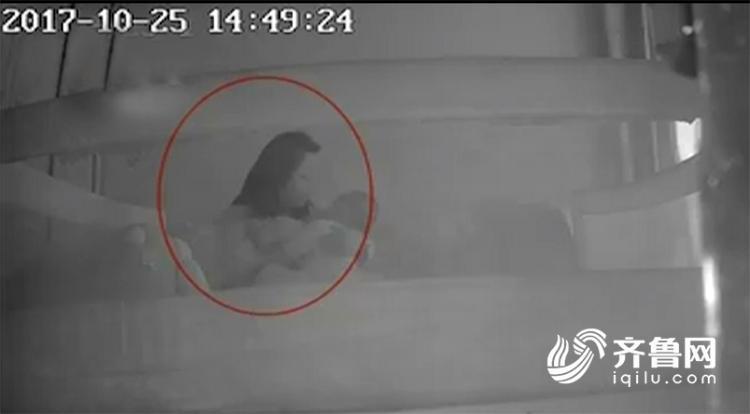 1岁娃夜里惊悸哭闹 监控发现保姆天天拧打