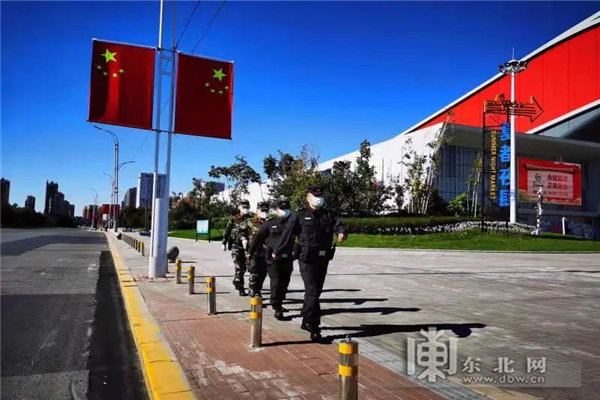 国庆长假黑龙江省公安机关日均出动警力24000余人次守护群众平安