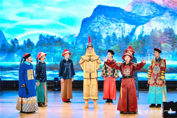 【教育频道】“双减”释放校园活力：北京一零一中舞台剧《初见纳兰》上演