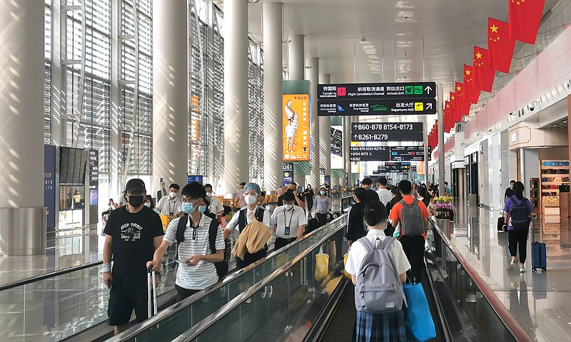 广州白云机场国庆黄金周接送旅客近100万人次