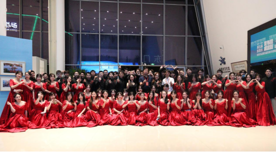 广州新华学院合唱团获第六届东莞合唱节比赛金奖