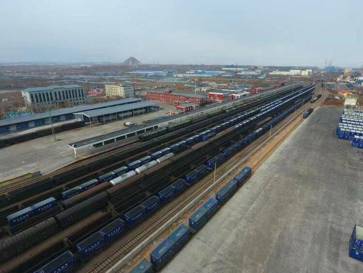 哈尔滨铁路全力做好电煤保供运输工作