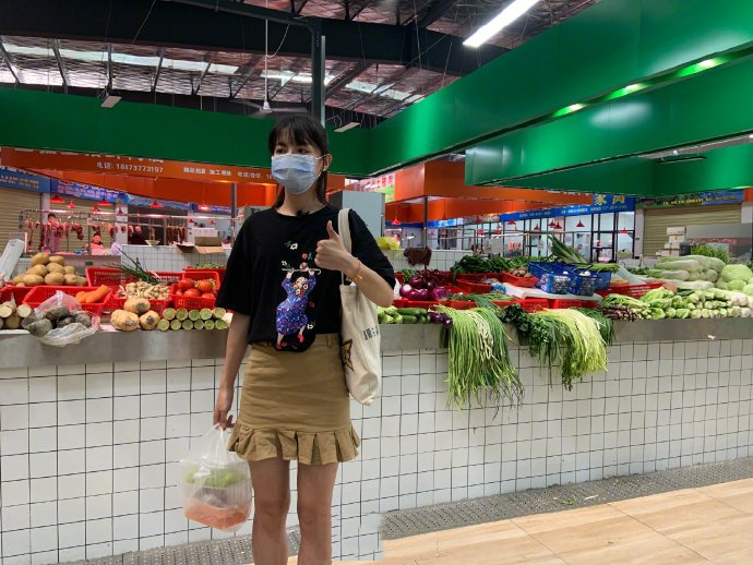 คุณป้าตลาดสดเสนอ “เมนู 1 สัปดาห์” ดึงดูดลูกค้าวัยรุ่นจำนวนมาก_fororder_cai-2