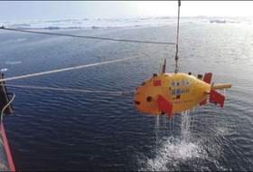หุ่นยนต์ใต้น้ำที่จีนวิจัยผลิตเองปฏิบัติภารกิจสำรวจทางวิทยาศาสตร์ที่ขั้วโลกเหนือเป็นครั้งแรก