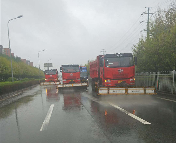 充分利用降雨天气 全力做好除尘降尘