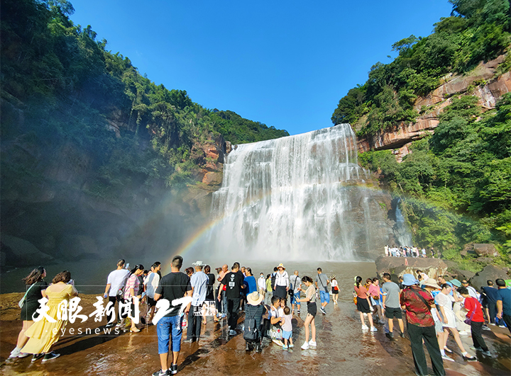 （中首）“大公园”风景正好 从国庆黄金周看贵州旅游产业化