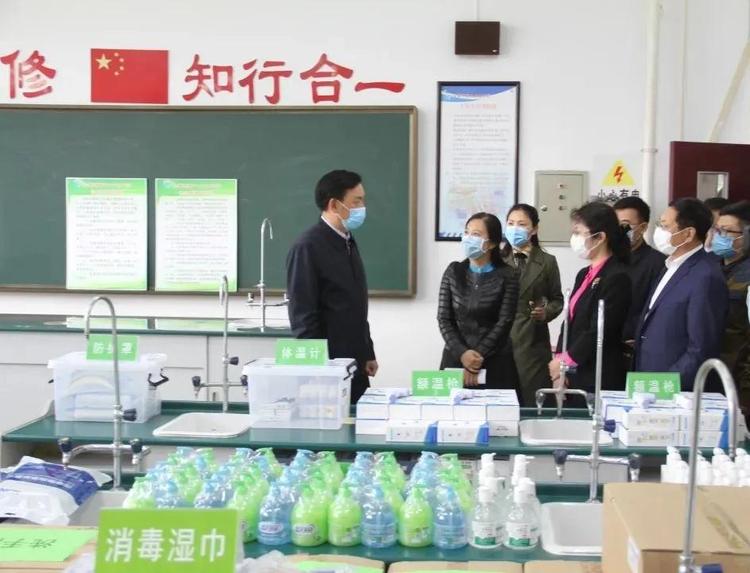 长春市委副书记、代市长张志军到八十七中学调研学校疫情防控及食品安全工作