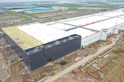 特斯拉“超级工厂”进入设备安装阶段