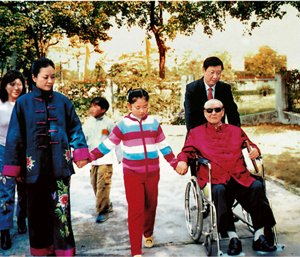 Yaşlılara derin sevgi ve saygı besleyen, halkın lideri Xi Jinping