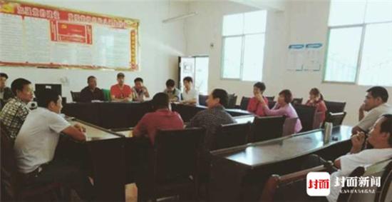耶鲁毕业生放弃高薪下乡扶贫 帮农民卖柑橘养山鸡