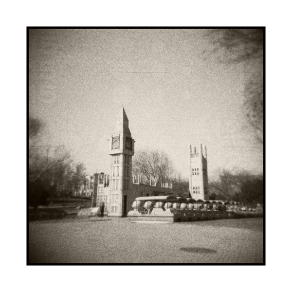 摄影展《复景》开幕 展现传统黑白影像魅力