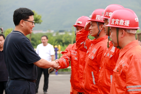 （转载）宜宾市矿山救护队战斗在抗震救灾第一线