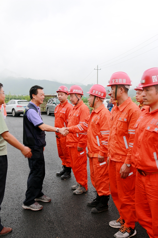 （转载）宜宾市矿山救护队战斗在抗震救灾第一线