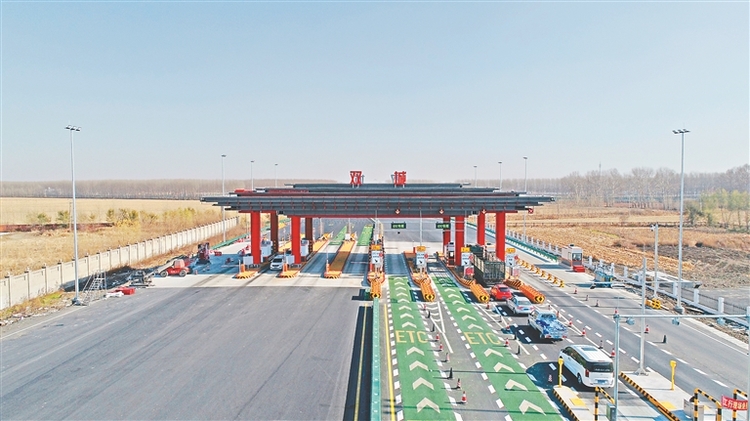 京哈高速黑龙江段改扩建项目交工通车