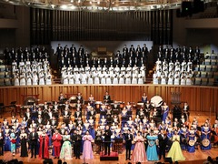 珠海原创大型民族交响组曲《簕杜鹃与金莲花》在国家大剧院首演