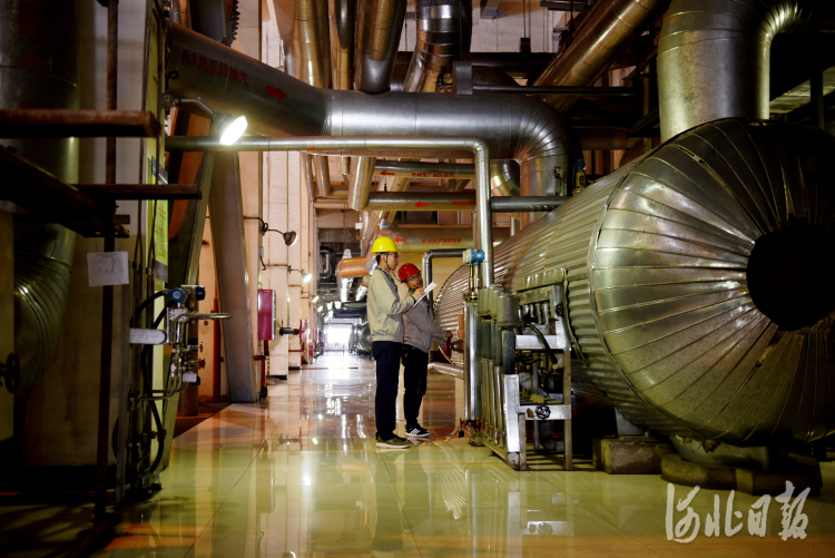 河北宣化:维护设备保供暖