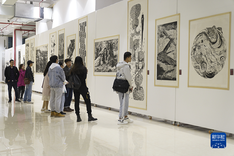 【城市远洋】西南大学举行“纪念鲁迅先生诞辰140周年版画作品展”