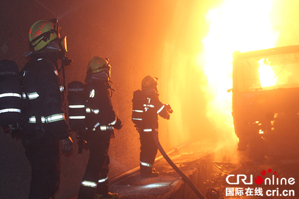 图片默认标题_fororder_施救现场1（摄影-廖涛）