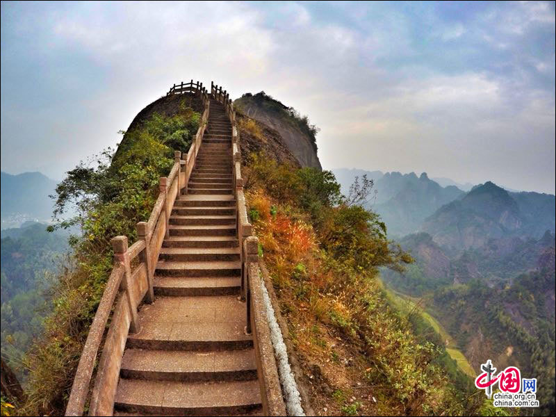 湖南崀山:蜿蜒的无尽天梯像是通往秘境